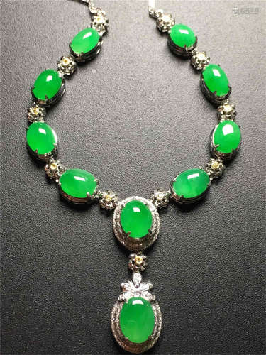 18K WHITE DIAMOND GOLD NATURAL JADEITE NECKLACE