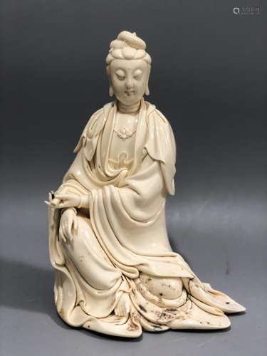 CHINESE BLANC DE CHINE FIGURE OF GUANYIN