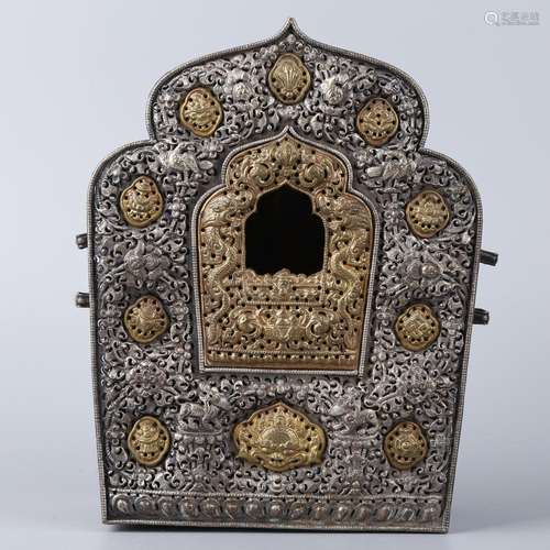 CHINESE TIBETAN GILT SILVER GAU BOX