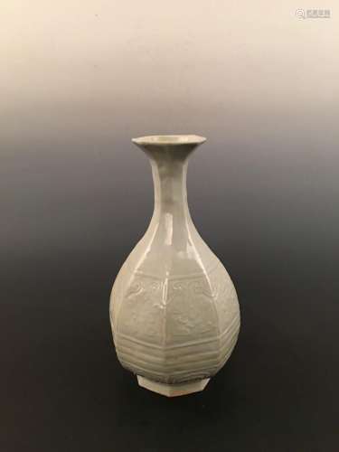 Chinese Celadon Octagonal Yuhuchun Vase