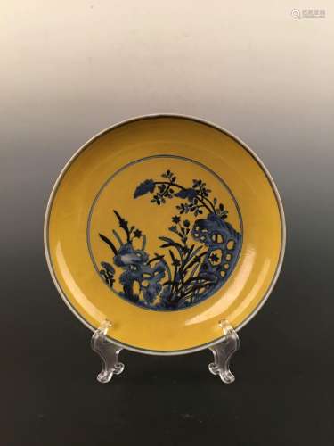 Chinese Yellow Ground Blue Flower Dish