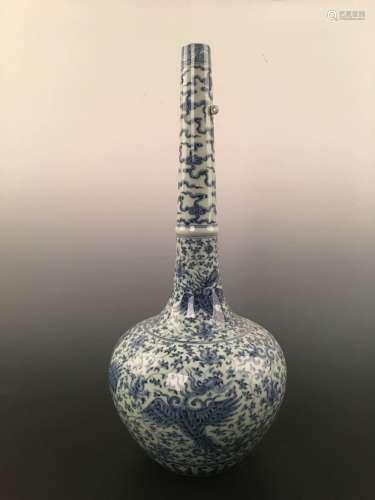 Chinese Blue & White Phoenixes Long Neck Globular Vase