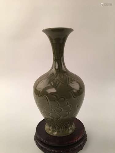 Chinese Teadust Celadon Phoenix Tail Vase