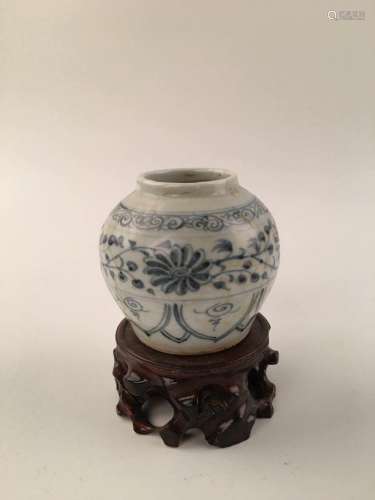 Chinese Blue &White Small Jar