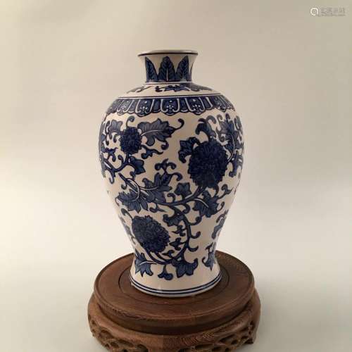 Chinese Blue &White Fengweiping Vase Pair