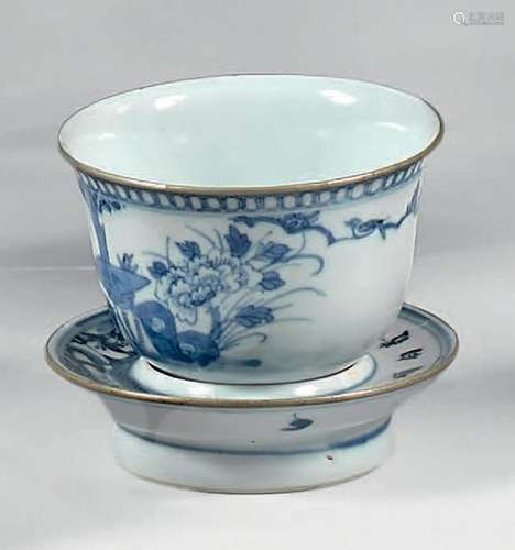 CHINE XIXe siècle		 BOL ET SA SOUCOUPE en porcela...