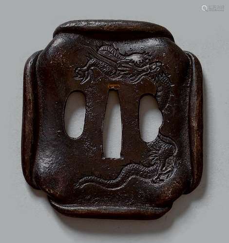 JAPON Époque Edo (1603 1868)		 DEUX TSUBA en fer:...