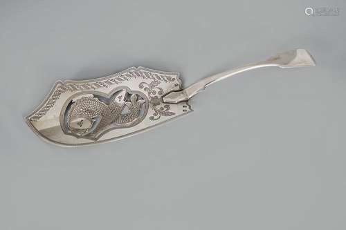 AN IRISH SILVER FISH KNIFE