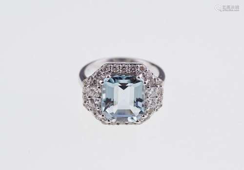 18 CT. WHITE GOLD 3.90 CT. AQUAMARINE AND .85 CT DIAMOND CLUSTER RING