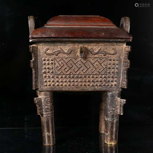 An Anarchistic Rectangular Bronze Censer,Late Ming dynasty