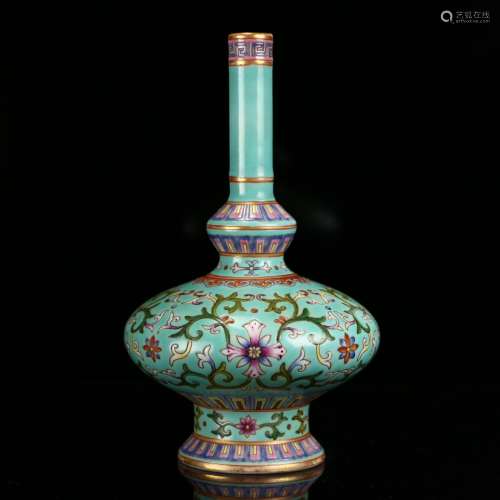 A Turquoise-ground Famille-rose Vase,Qianlong marks