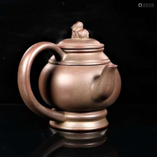A Chinese Rotatable Yixing Teapot