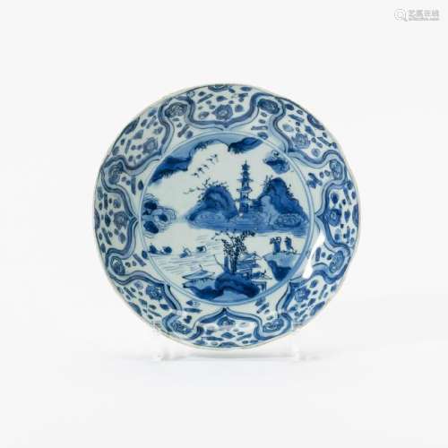 A Chinese blue and white 'kraak porselein' plate