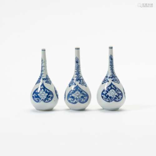 A set of three Chinese blue and white rosewater