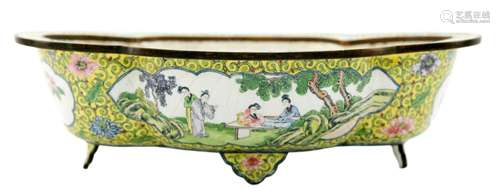 Chinese Enamel Lobate Oval Bowl