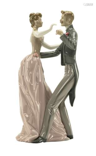 Lladro Anniversary Waltz Figurine Dancing