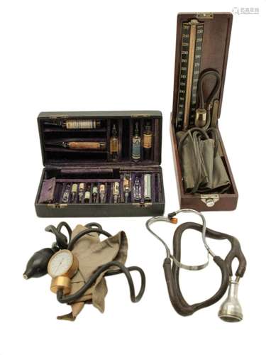 Vintage Tycos BP Machine w/Wood Box & Medicine Vial Cas