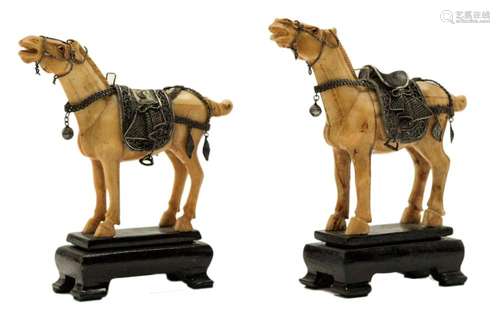 Chinese Horses Size: 5