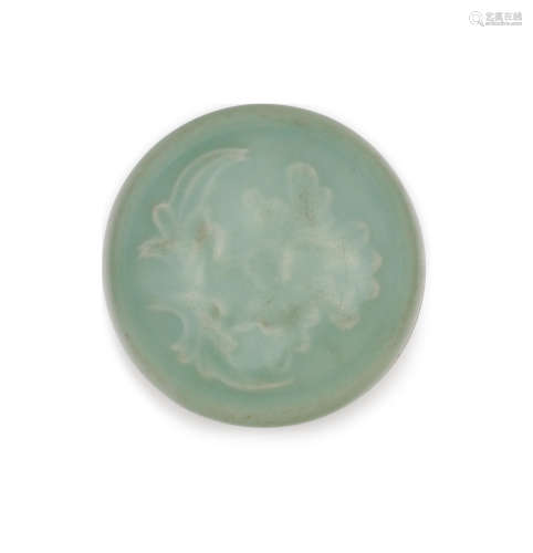 Yuan to Ming dynasty A longquan celadon glazed moulded circular box