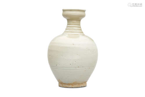 Northern Song dynasty A Qingbai white glazed vase