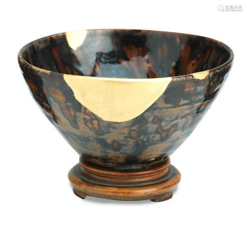 Song Dynasty A Jizhou 'tortoise-shell'-glazed bowl