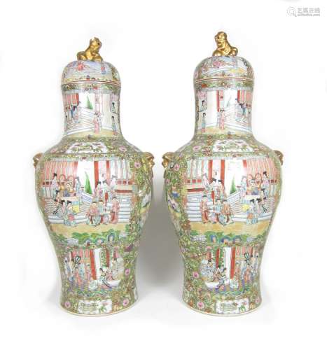 20th century A pair of large and decorative 'Canton' vases and covers