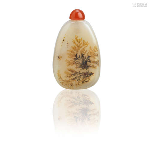19th century A dendritic chalcedony snuff bottle