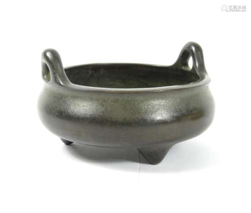 Chongzhen nine-character mark but later A bronze tripod incense burner