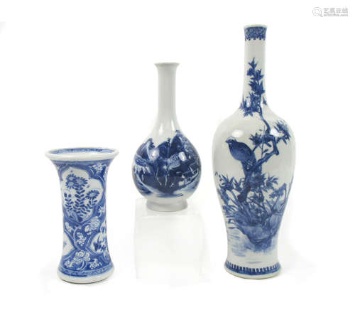 19th century Three blue and white vases