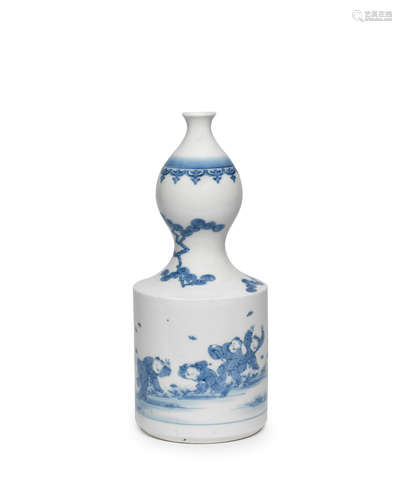 Meiji era (1868-1912), late 19th/early 20th century A Hirado porcelain blue-and-white tokkuri (sake bottle)