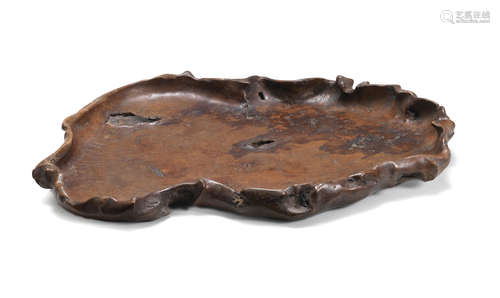 Taisho (1912-1926) or Showa (1926-1989) era, 20th century A large wood serving or incense tray