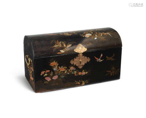 Edo period (1615-1868), late 17th/early 18th century A pictorial-style export lacquer coffer