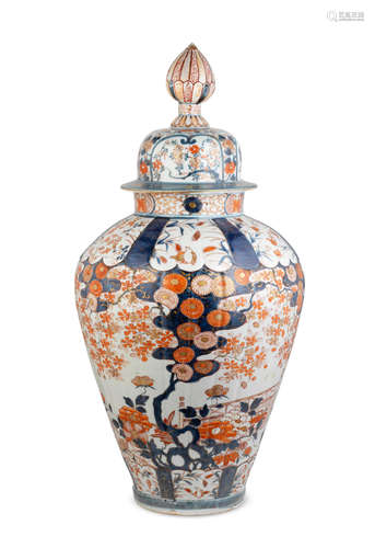 Edo period (1615-1868), circa 1700 A large baluster fluted Imari vase and en-suite cover