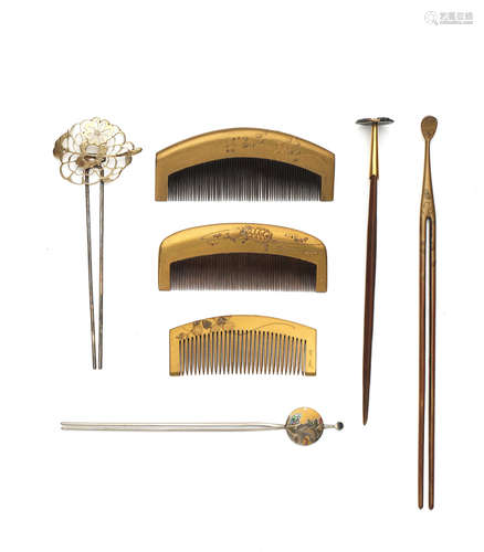 Meiji (1868-1912), Taisho (1912-1926), or Showa era (1926-1989), late 19th/early 20th century A group of assorted hair accessories