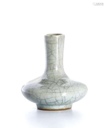 Guan-Type Mini Bottle Vase