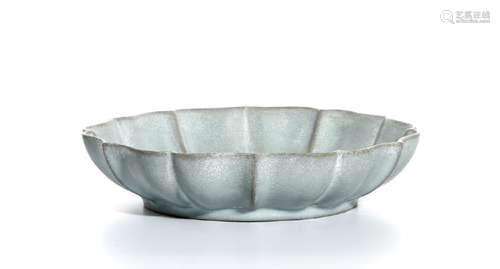 Longchuan Celadon Guan-Type Lotus-Petal Dish