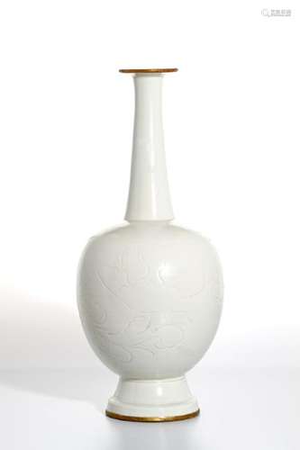 Ding Ware Long-Neck Bottle Vase