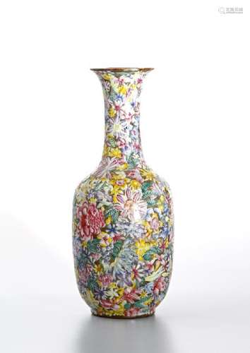 Famille Rose 'Mille-Fleurs' Vase