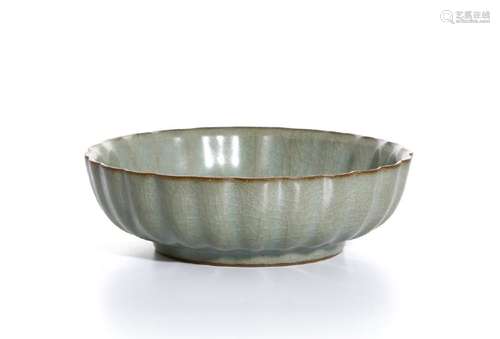 Lungchuan Celadon Guan-Type Chrysanthemum Bowl