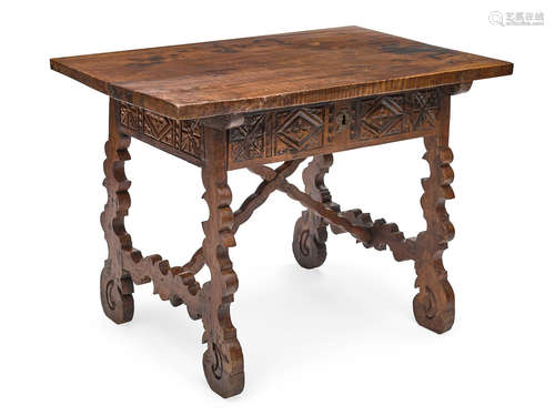 Late 17th/early 18th century A Spanish Baroque walnut table