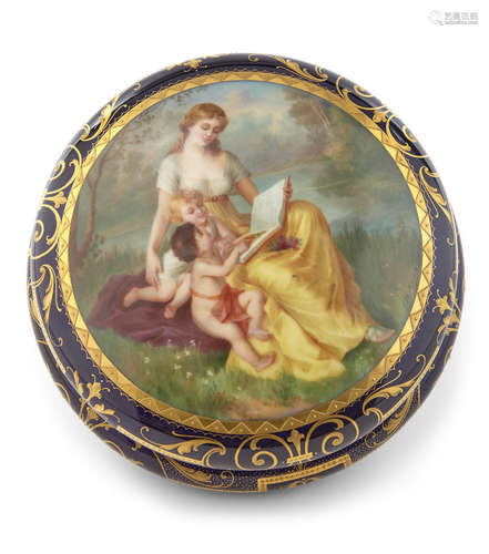 Late 19th/early 20th century A Vienna style porcelain covered box