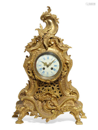 Early 20th century A French gilt bronze mantel clock