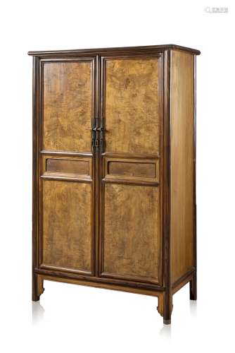 A rosewood cabinet with burl doors and bronze hardwareChina, 19th century(80x130x42 cm.)ITArmadio
