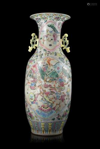 A Famille Rose twin-handled baluster vase decorated with battle scenesChina, 19th century(h. 57