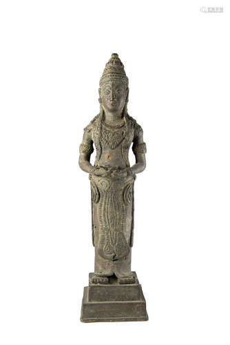 A bronze sculpture of a deity (defects)Cambodia, 19th century(h. 32 cm.)ITScultura raffigurante