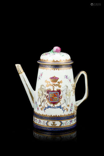 An export porcelain coffee pot (restorations)China, 18th century(h. 26 cm.)ITCaffettiera in