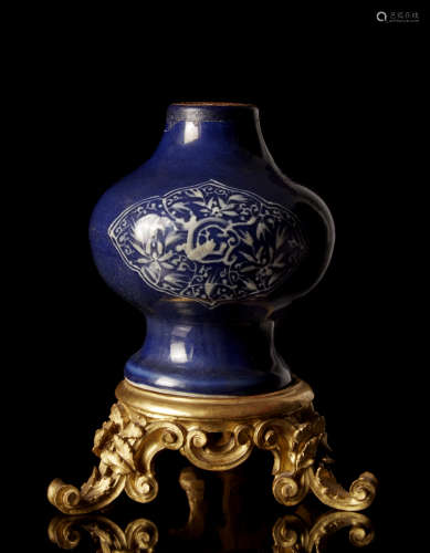A water pipe base with gilt decoration on a blue ground, gilt wood base (defects)China, 19th