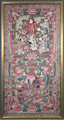 Embroidery. Silk with metal. Playing children. China.