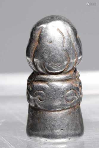 IRON SEALMeteorite iron,Tibet,16th centuryH: 2,5 cm