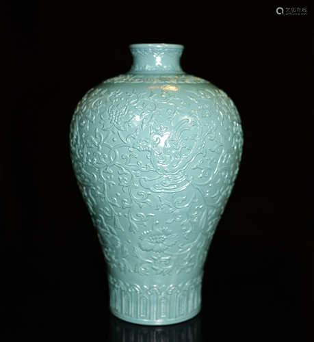 Chinese Turquoise Glaze Porcelain Vase